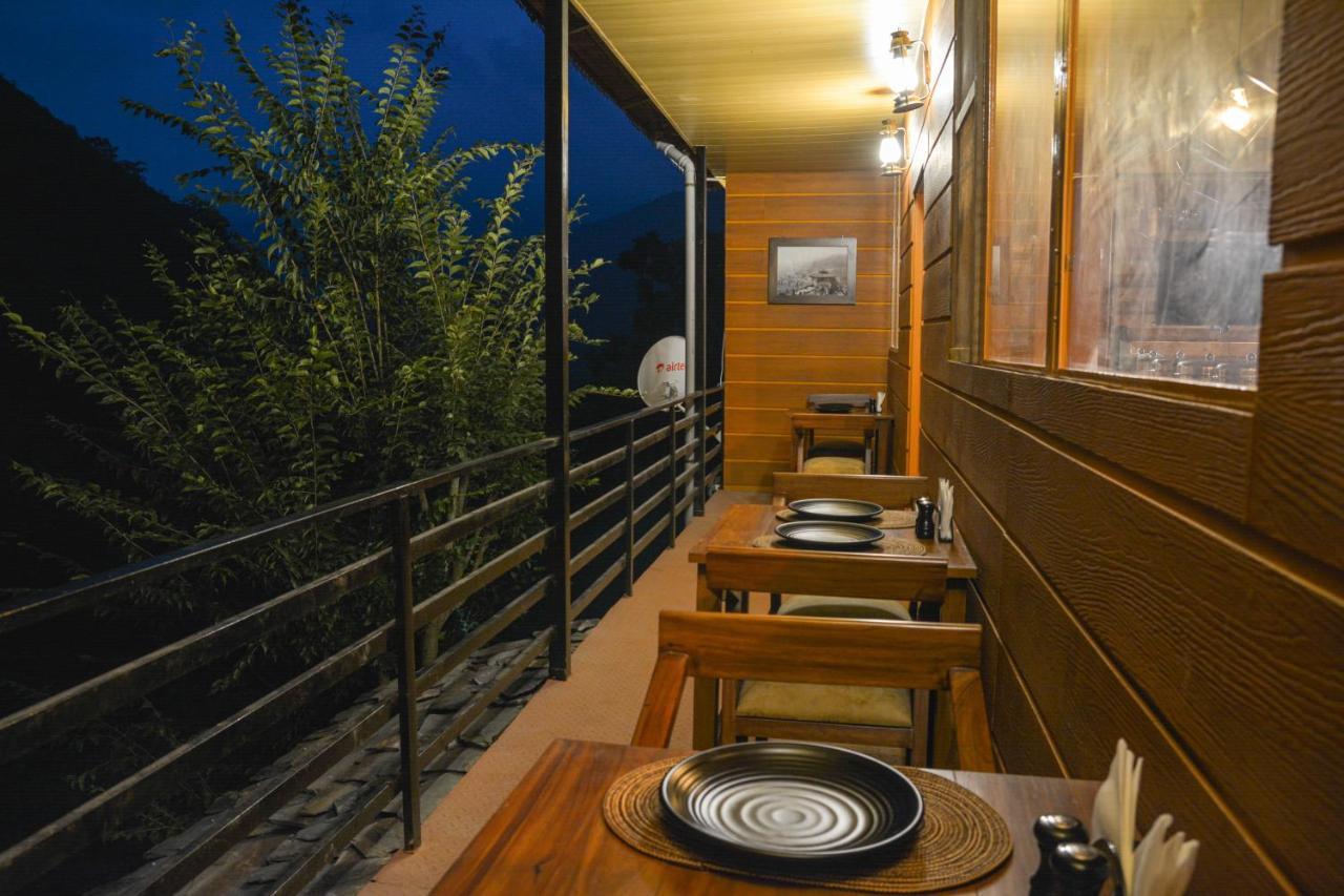 צ'קרטה Tiger Fall Eco Resort מראה חיצוני תמונה