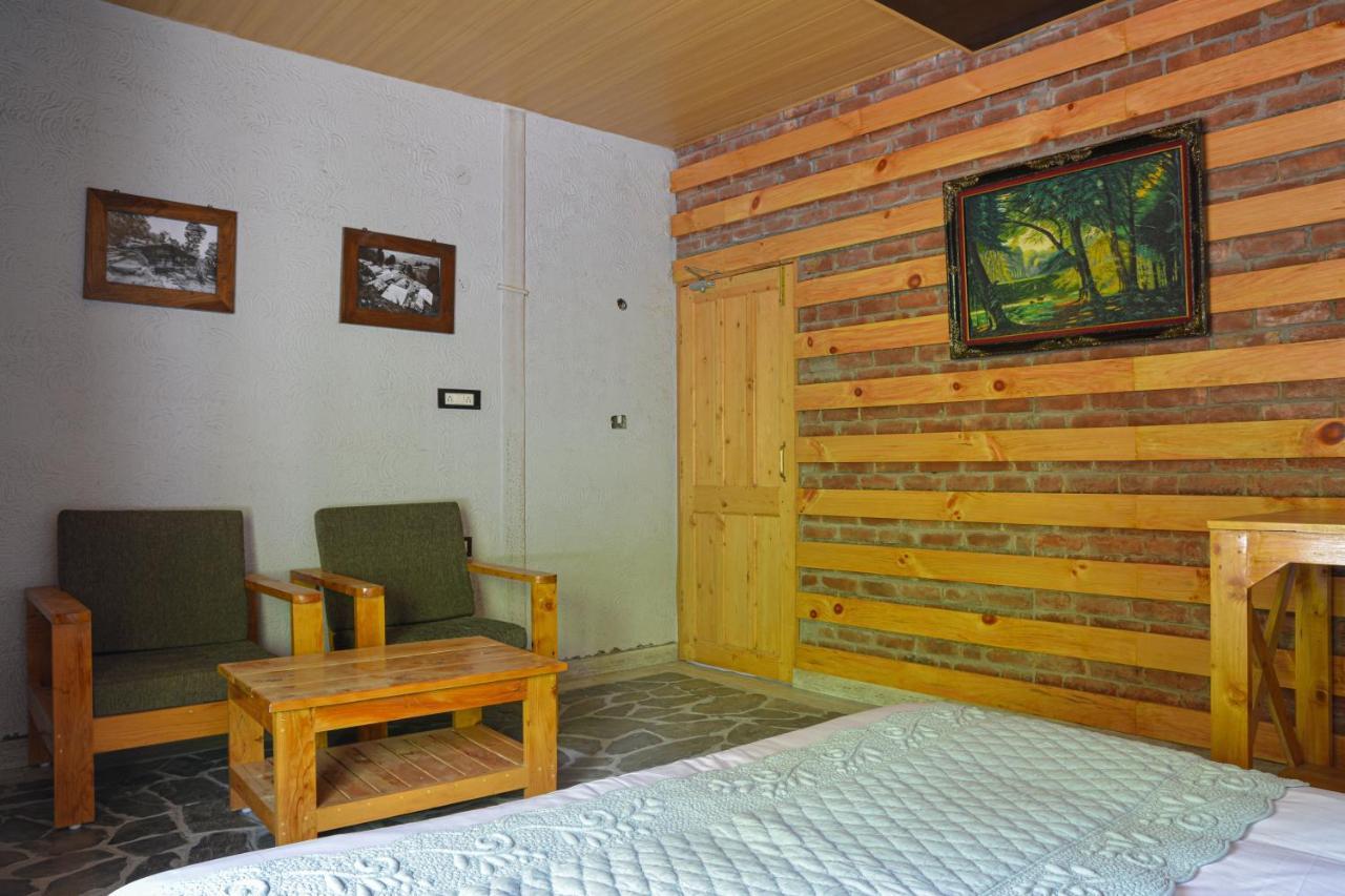 צ'קרטה Tiger Fall Eco Resort מראה חיצוני תמונה