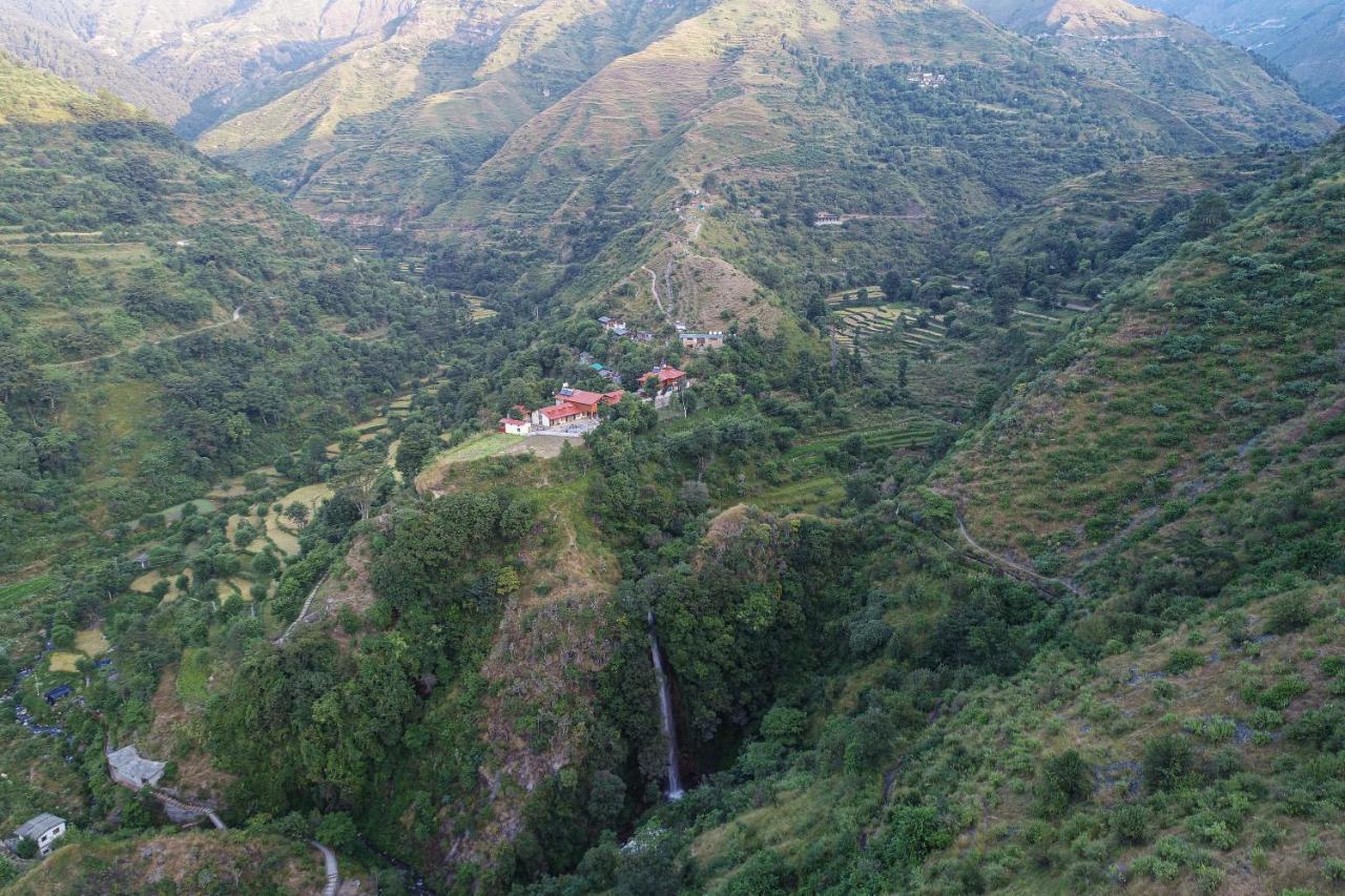 צ'קרטה Tiger Fall Eco Resort מראה חיצוני תמונה