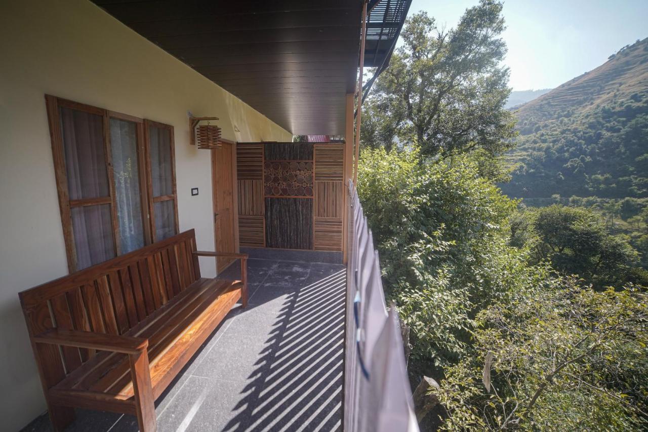 צ'קרטה Tiger Fall Eco Resort מראה חיצוני תמונה