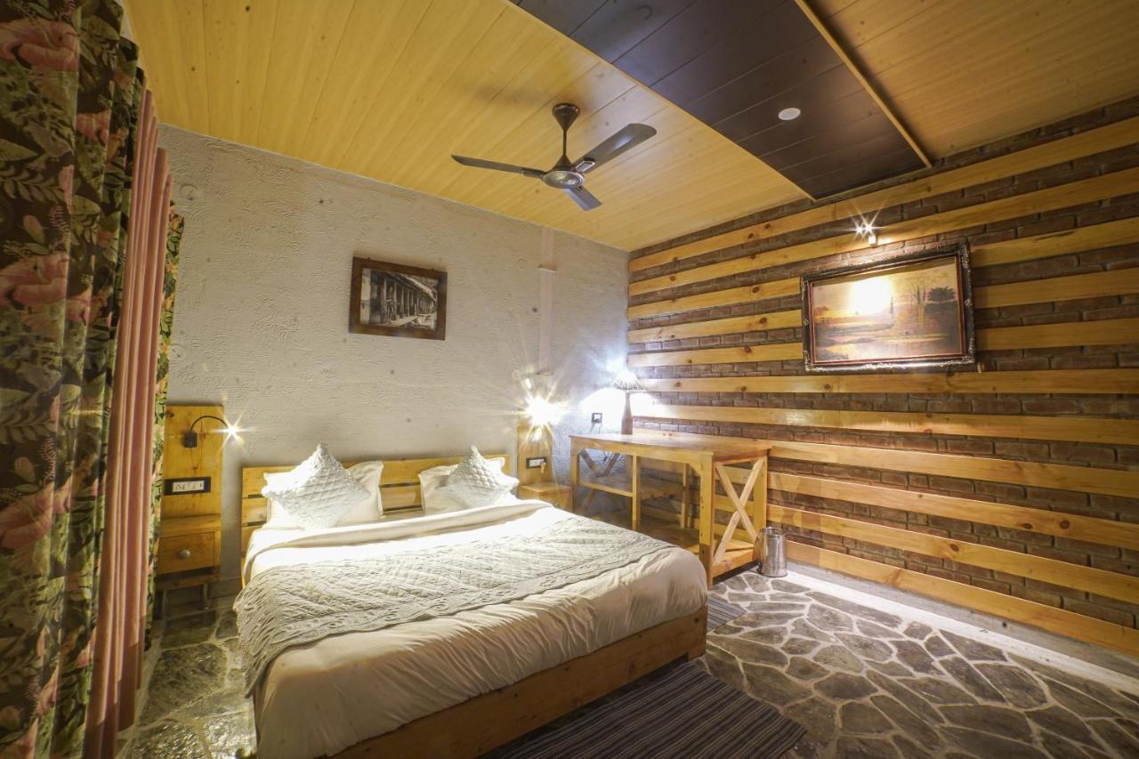 צ'קרטה Tiger Fall Eco Resort מראה חיצוני תמונה